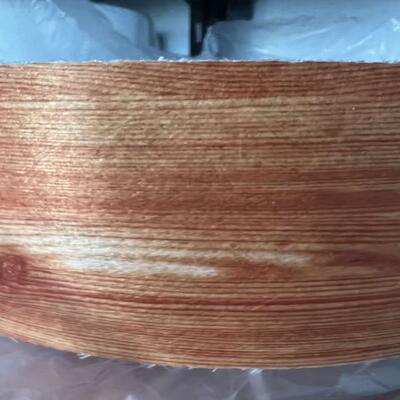 40gsm kain permukaan poliester biji kayu untuk penguatan serat kaca FRP, pola dekoratif biji kayu merah untuk permintaan pada permukaan profil dan prospek
