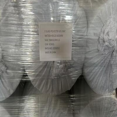 Grosir E Glass Polyester Veil Mat MAT300+VEIL20 1600MM, 6 gulungan per batch, E-fiber glass veil mat untuk FRP komposit, tahan korosi, dibuat di pabrik China dengan pasokan batch yang stabil.